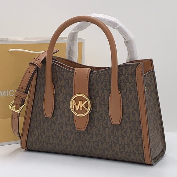 MICHAEL KORS
Gabby Small Logo Satchel Crossbody
COLOR BROWN
NWT - Picture 11 of 16